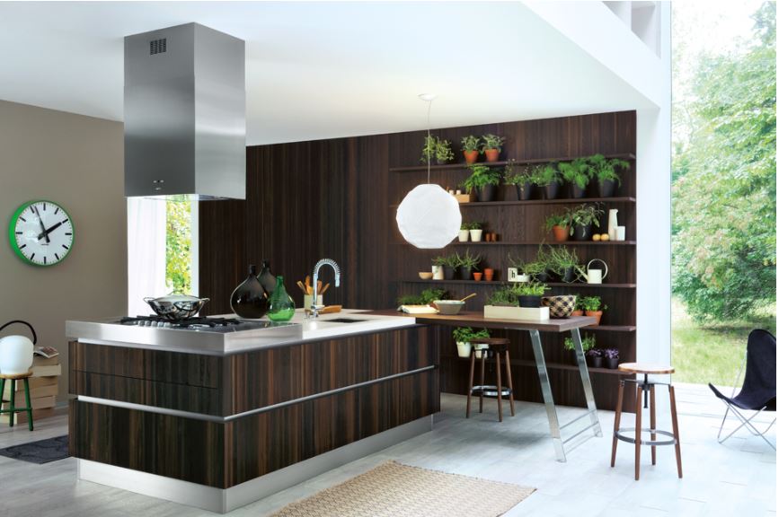 Cucina con boiserie Veneta Cucine 